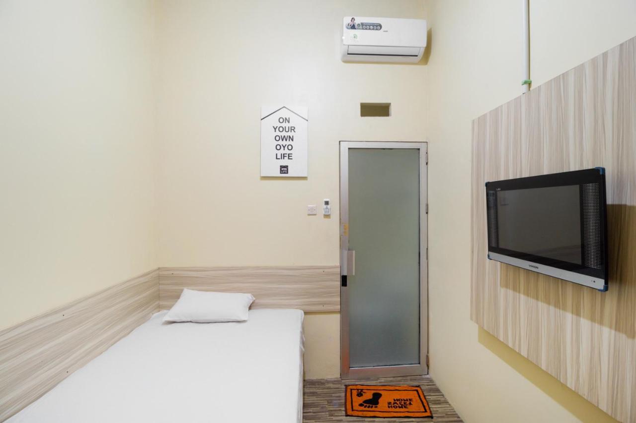 Oyo Life 3149 Guest House Ppli Bandung Exterior photo