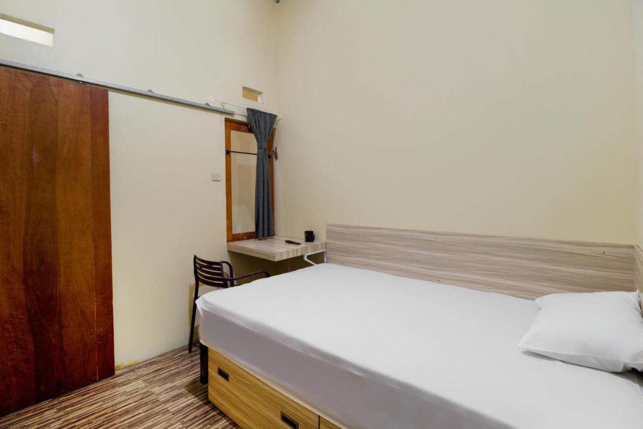 Oyo Life 3149 Guest House Ppli Bandung Exterior photo